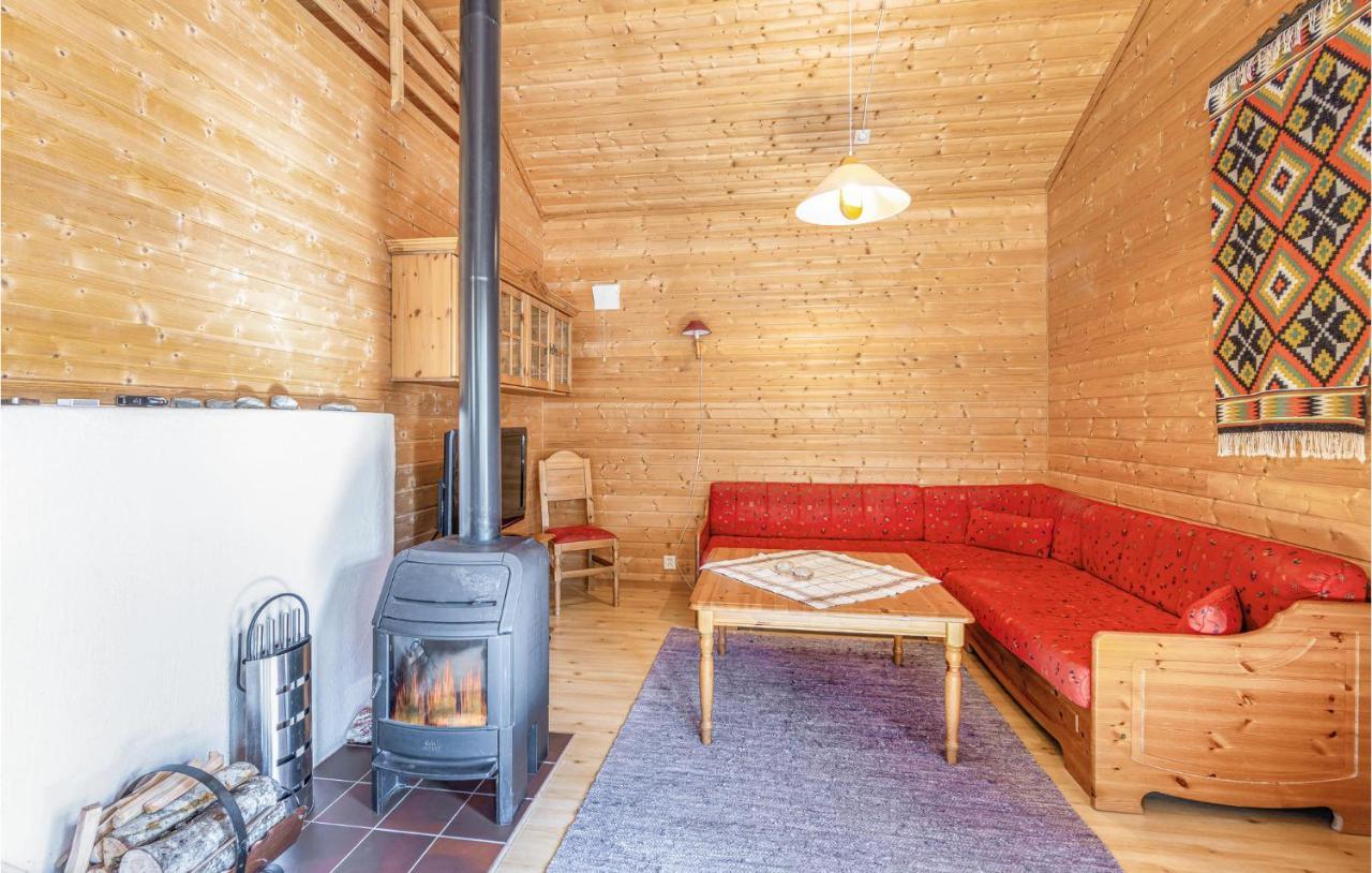 Cozy Home In Fjaerland With House A Mountain View Bagian luar foto